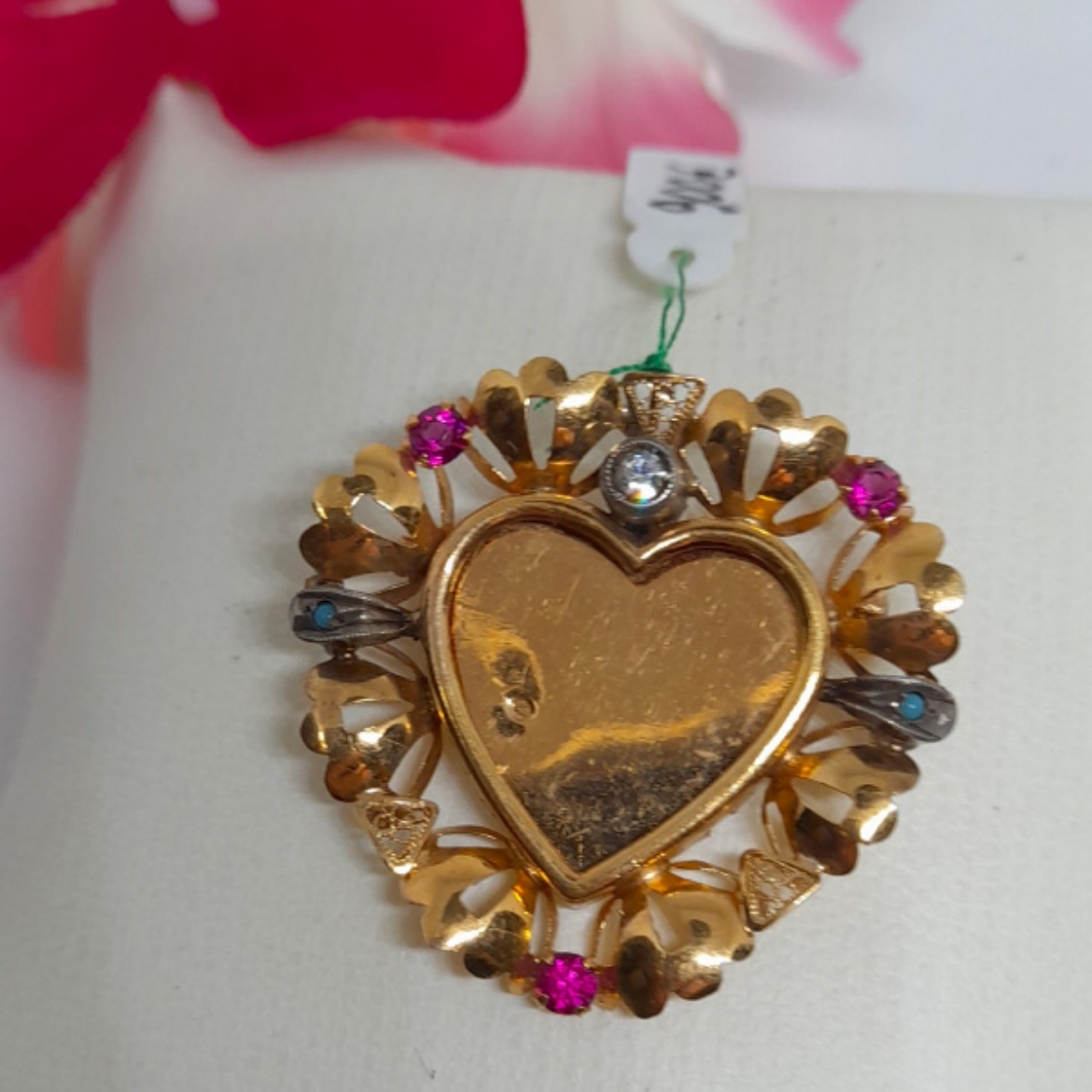 Picture of Gold Pendant