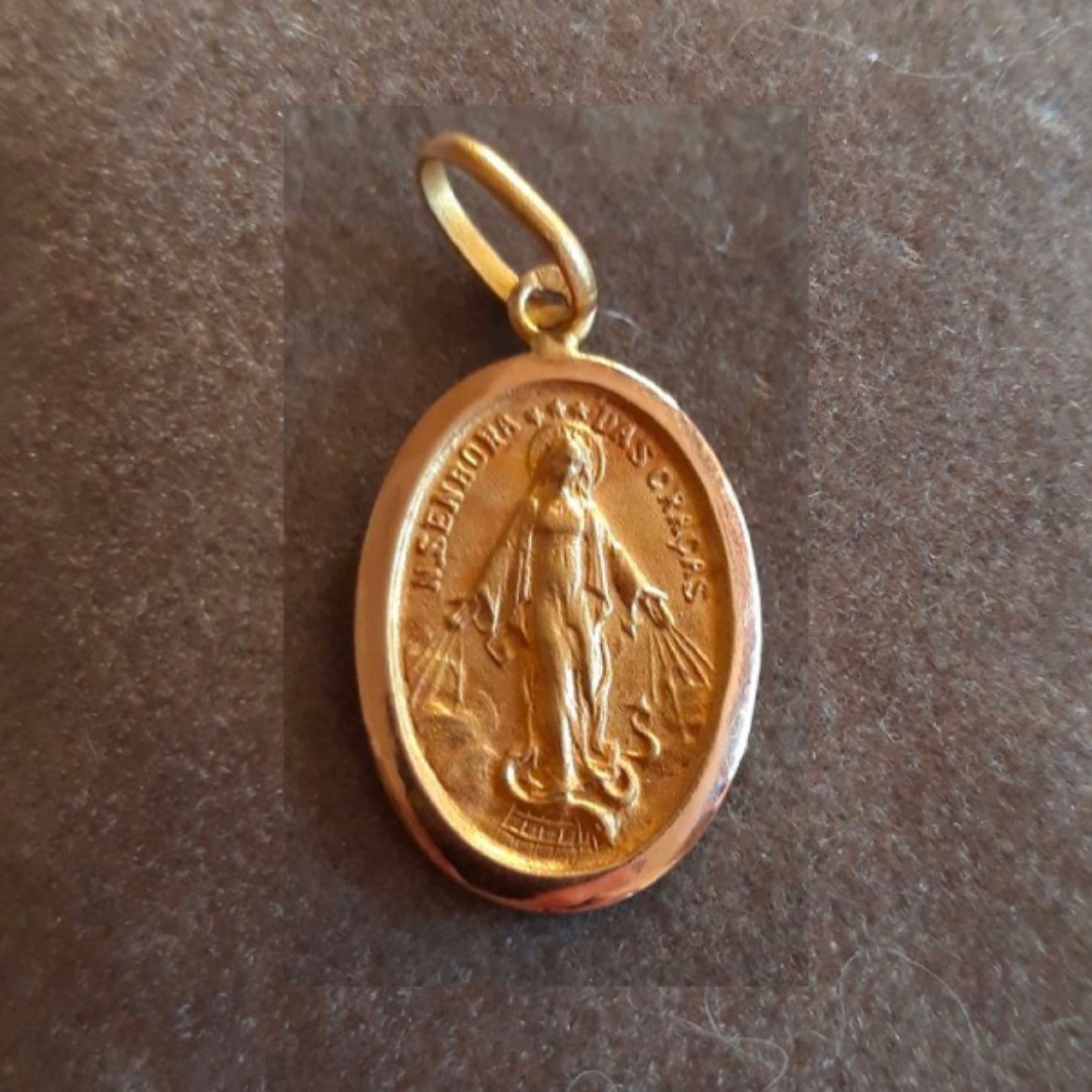 Picture of Gold Pendant