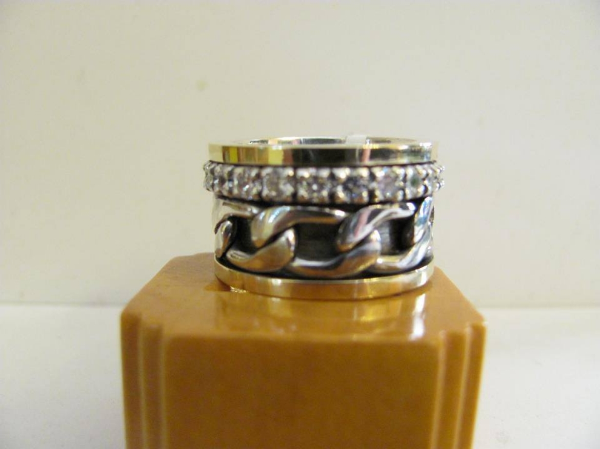 Picture of 9K Gold Ring with Silver Lady