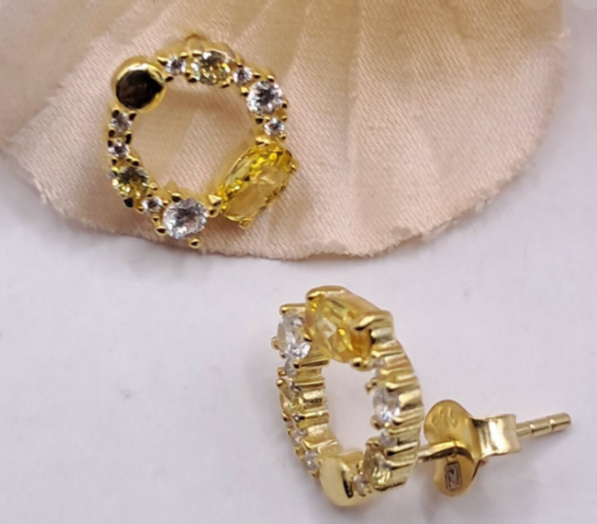 Imagem de Brincos em Prata dourada com Zirconias